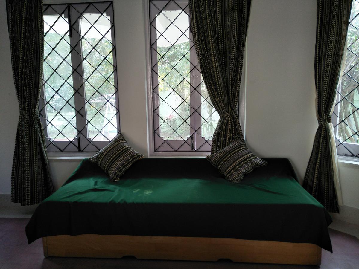Aayesh Bed & Breakfast Шантиникетан Экстерьер фото