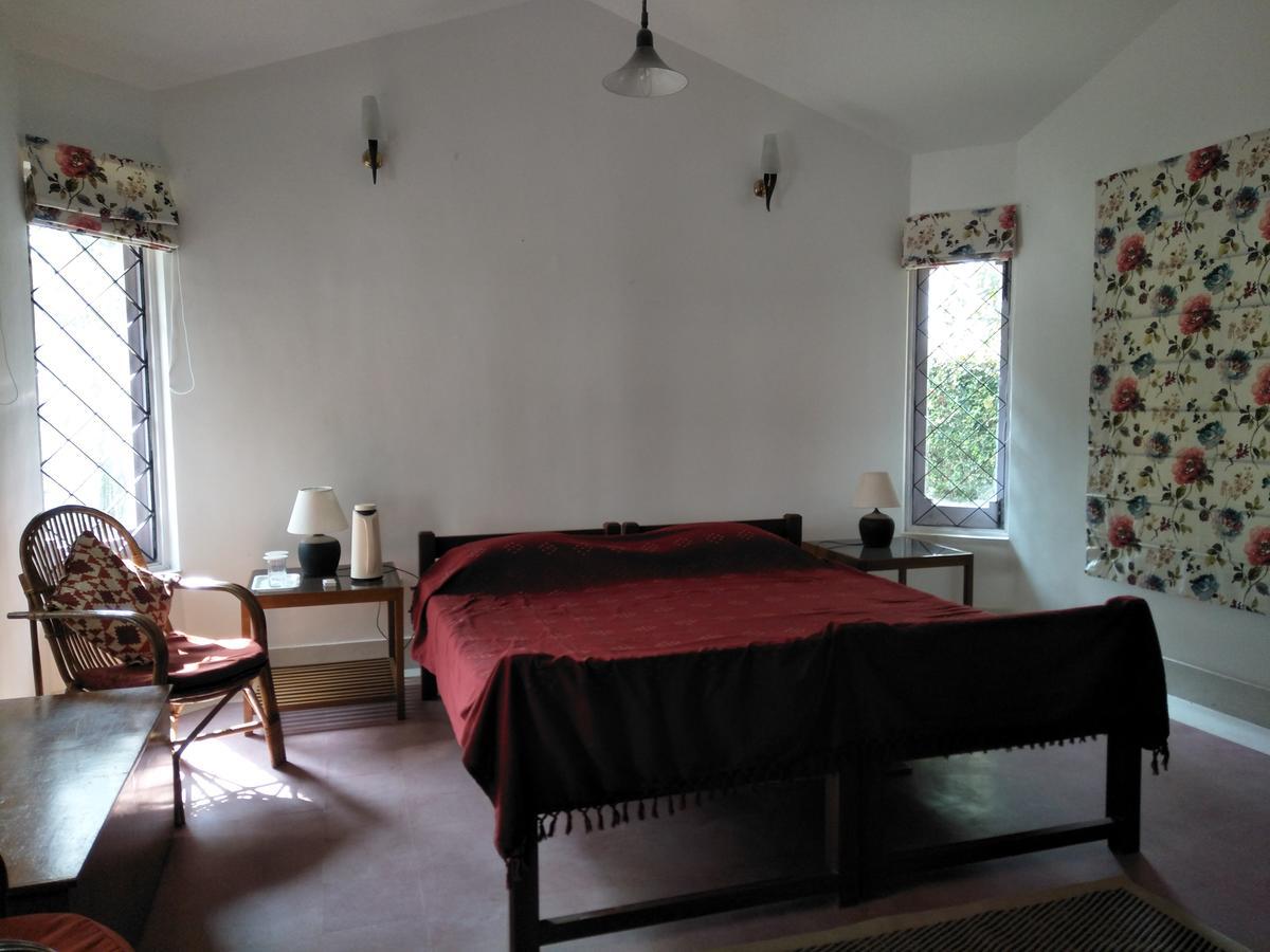 Aayesh Bed & Breakfast Шантиникетан Экстерьер фото